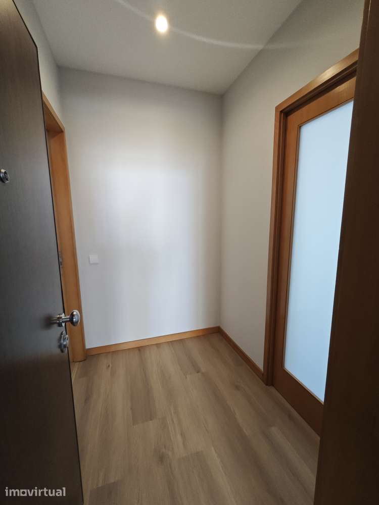 Apartamento T2 renovado em Santa Marinha, Gaia - Grande imagem: 3/23