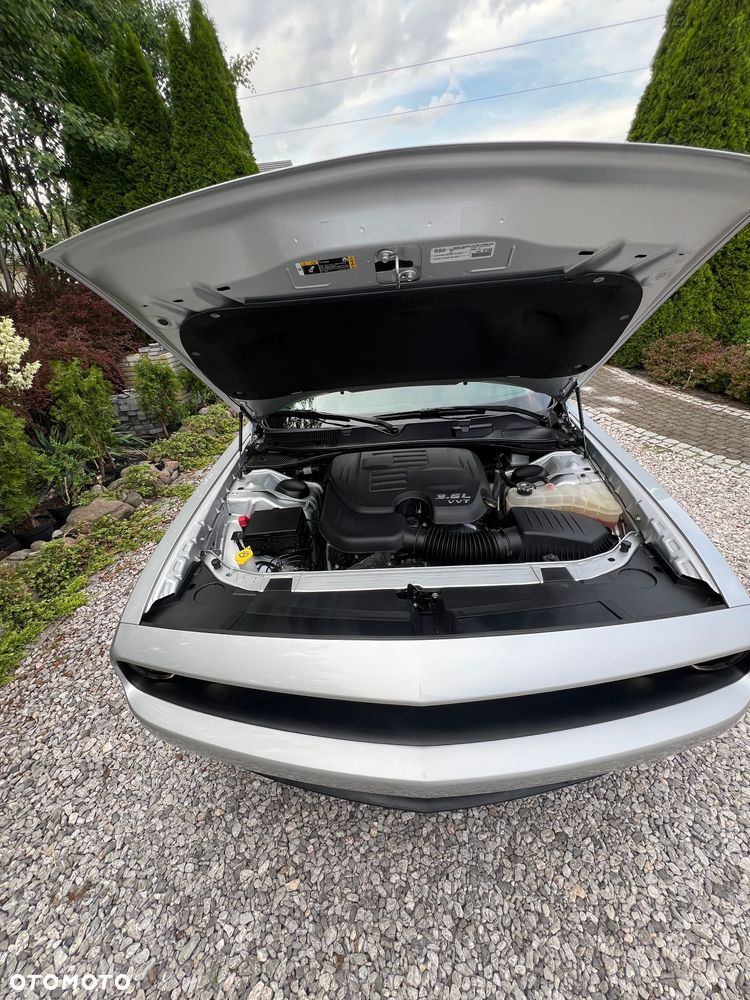 Dodge Challenger 3.6 SXT Plus - 13