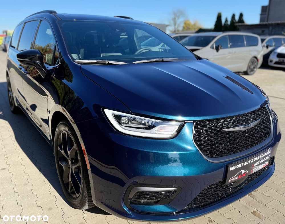 Chrysler Pacifica - 1