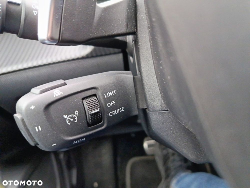 Peugeot 2008 1.2 PureTech Allure S&S EAT8 - 16