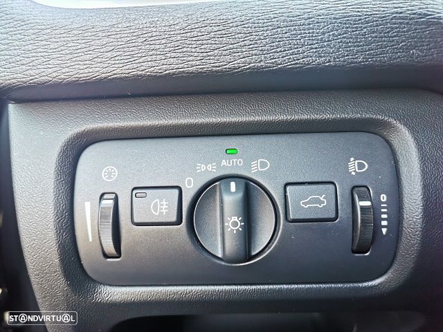 Volvo V40 Cross Country 2.0 D2 Kinetic Geartronic - 19