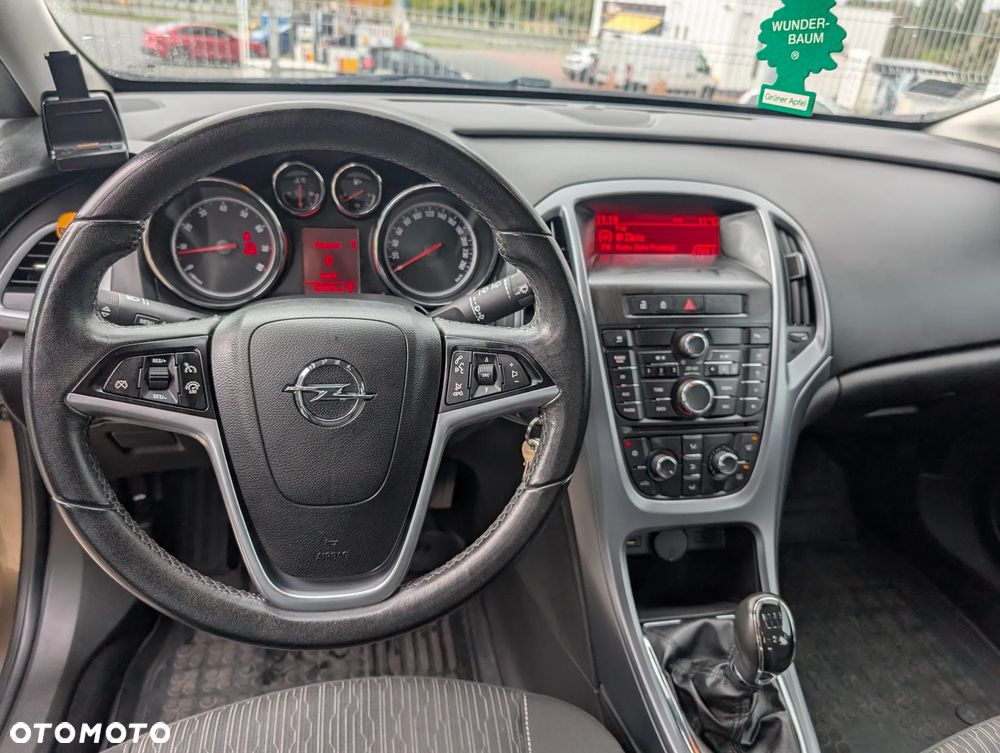 Opel Astra 1.4 T Enjoy - 12