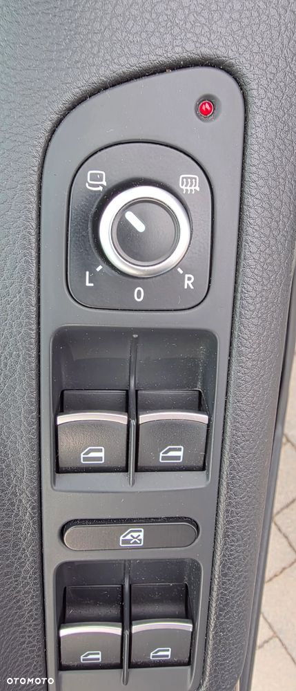 Volkswagen Tiguan 2.0 TDI DPF 4Motion BlueMotion Technology DSG Sport & Style - 30