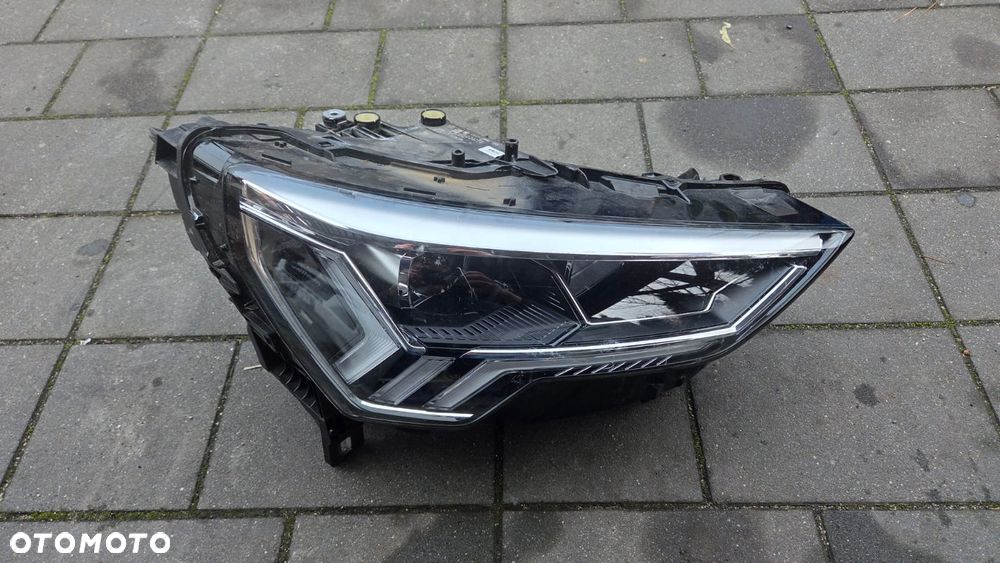 LAMPA PRAWA AUDI Q3 FULL LED 83A941034