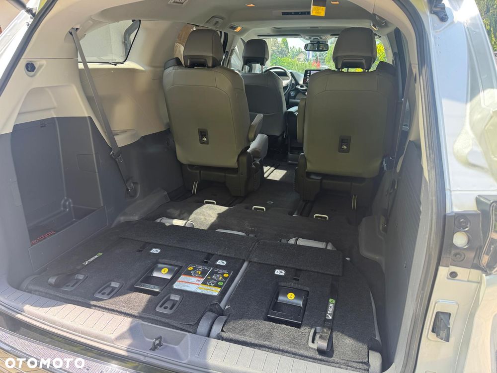 Toyota Sienna - 11