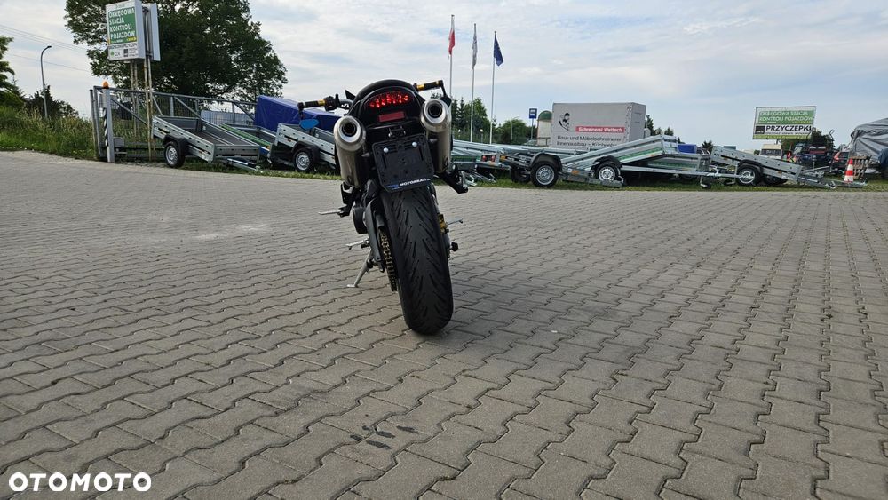 Triumph Speed Triple - 12