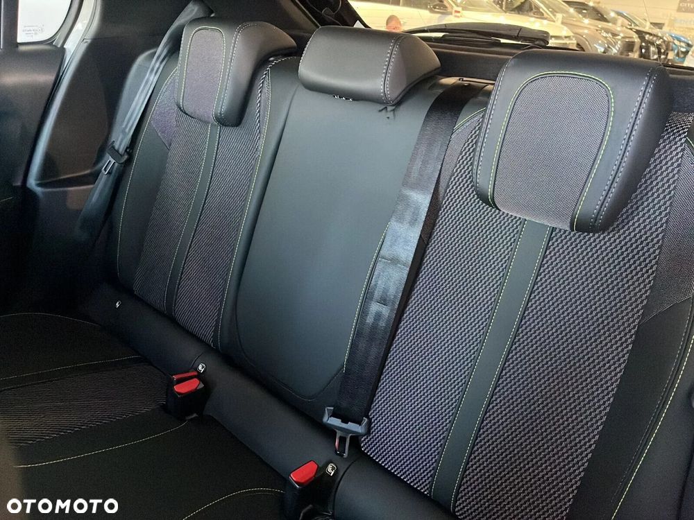 Peugeot 208 1.2 mHEV GT - 13