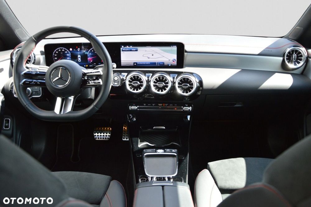 Mercedes-Benz CLA 200 mHEV AMG Line 7G-DCT - 20