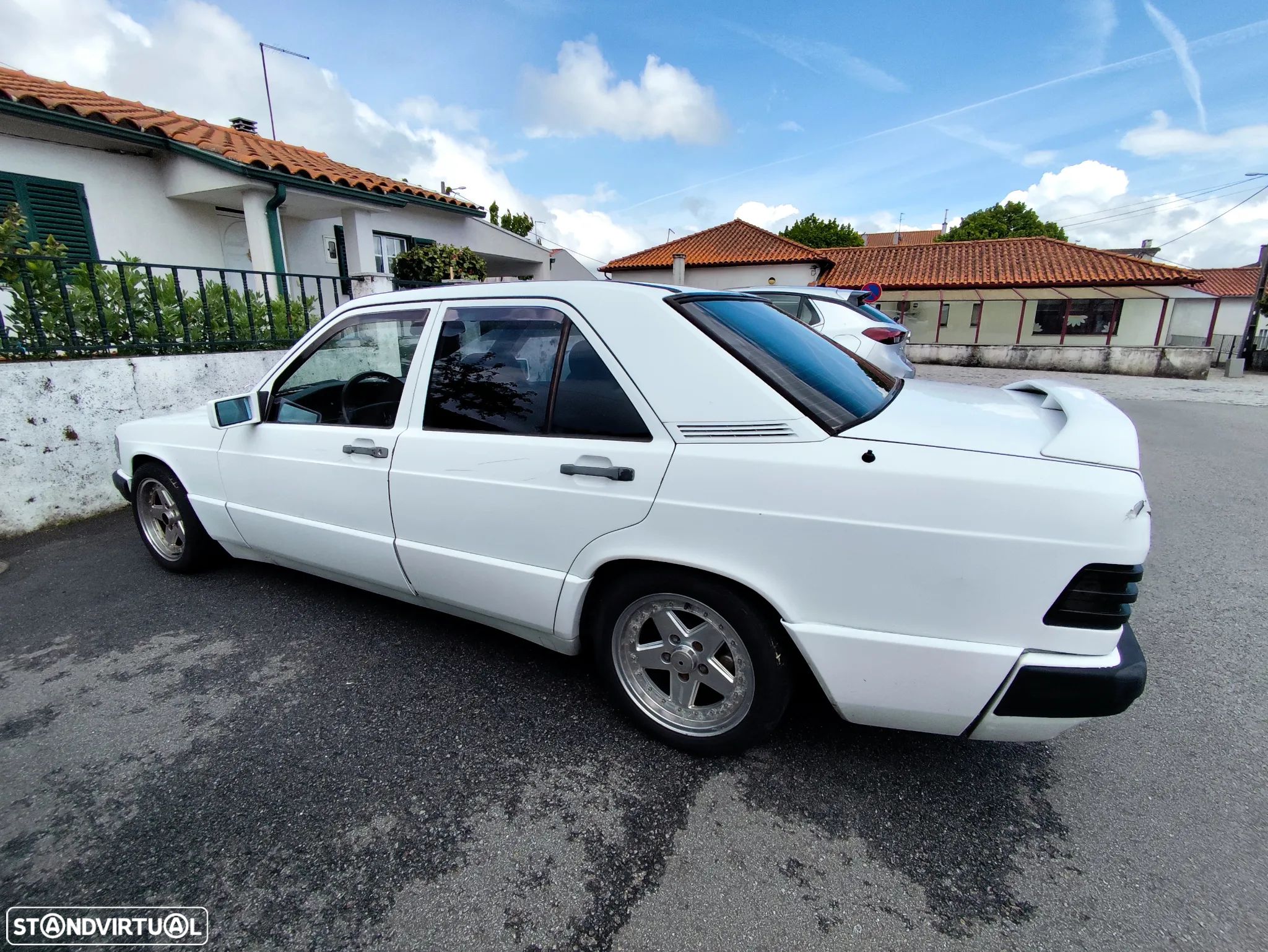 Mercedes-Benz 190 D 2.5 - 1