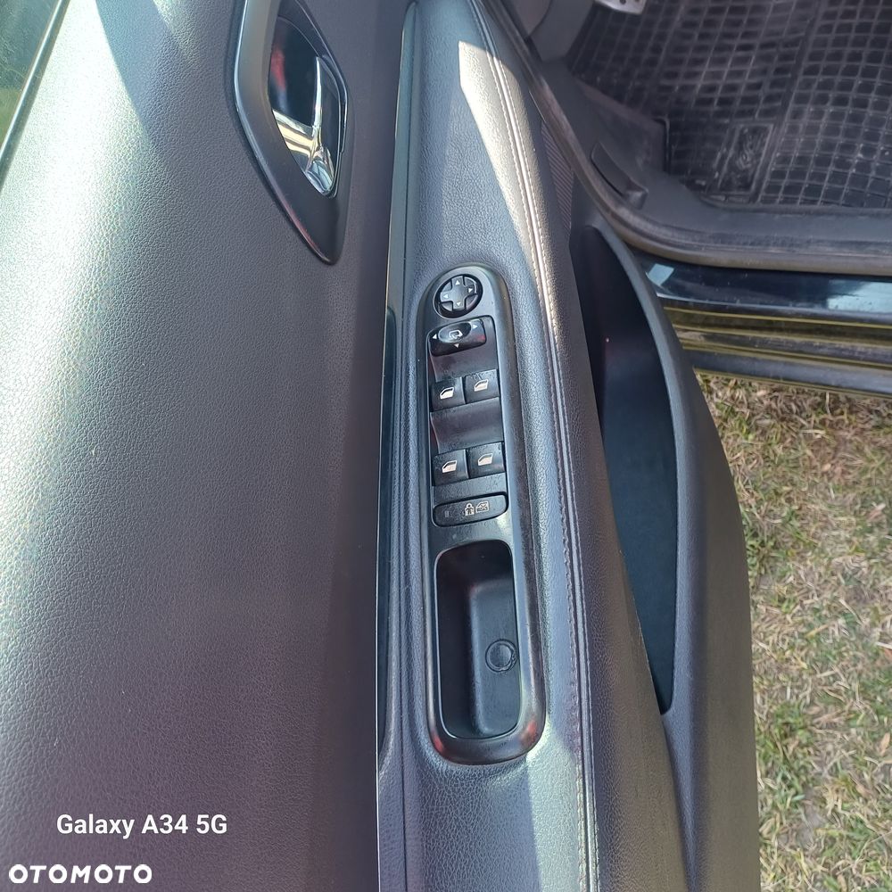 Peugeot 5008 2.0 HDi Premium + - 10