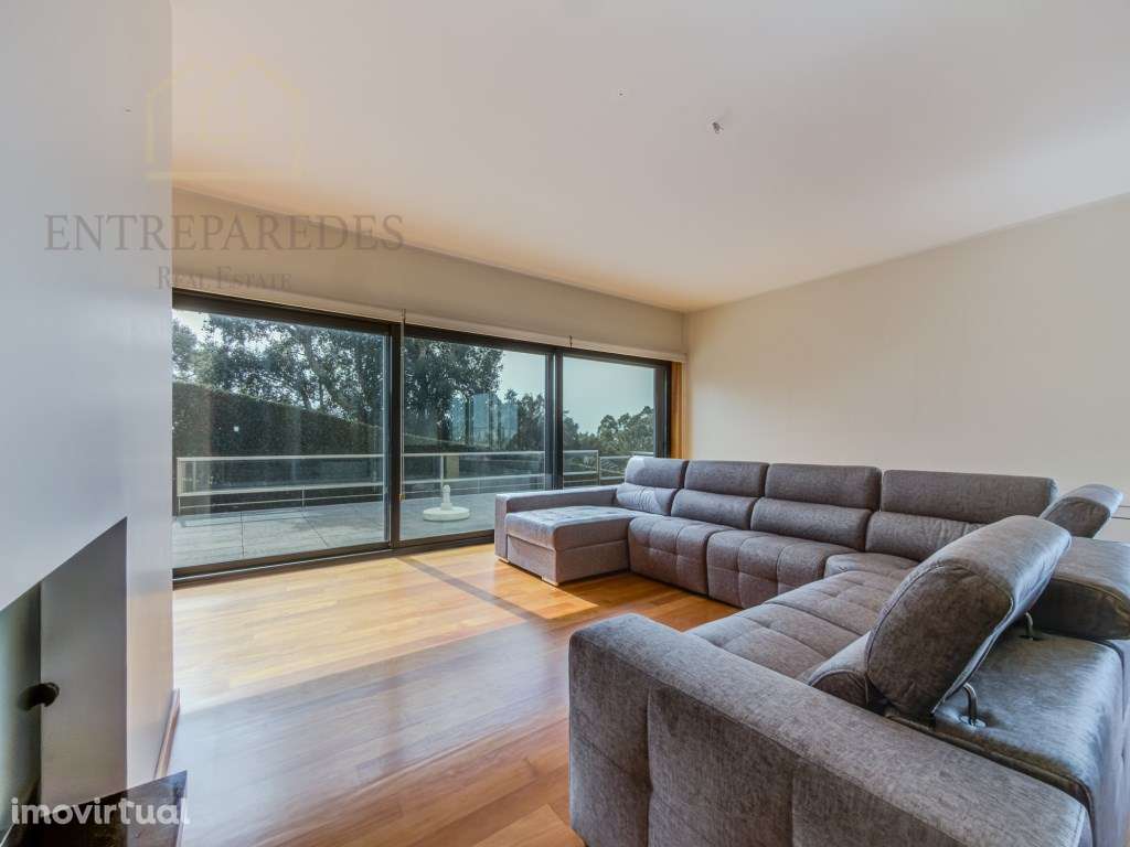 Moradia Única T3 + Edifício de Escritórios Independente | Piscina |... - Grande imagem: 4/60