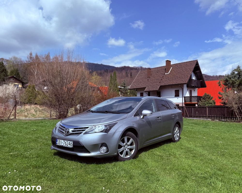 Toyota Avensis 2.0 D-4D Executive - 1