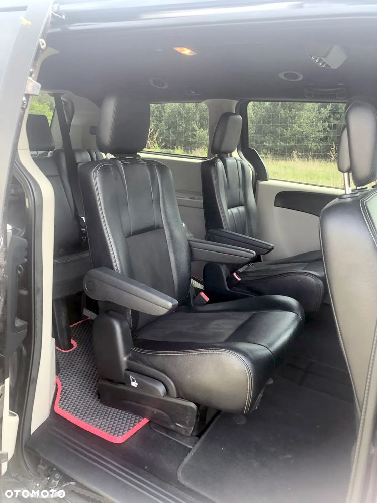 Dodge Grand Caravan - 17