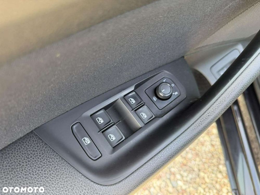 Volkswagen Passat - 17