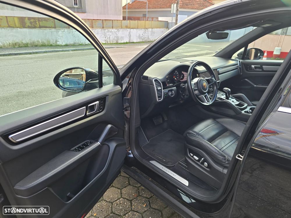 Porsche Cayenne Standard - 12