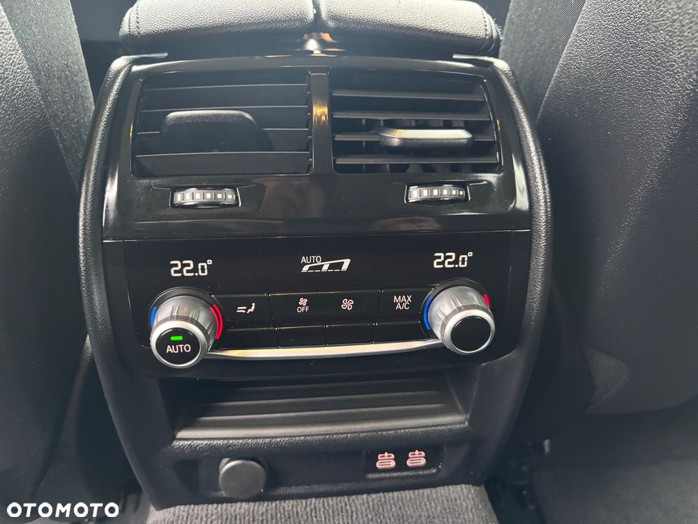 BMW Seria 5 520d mHEV - 12
