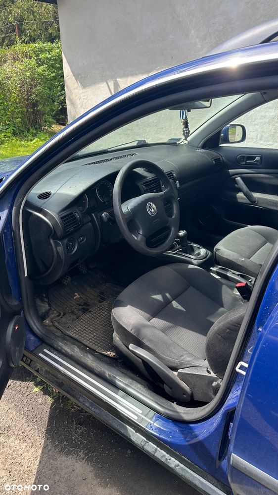 Volkswagen Passat 1.9 TDI Highline - 4
