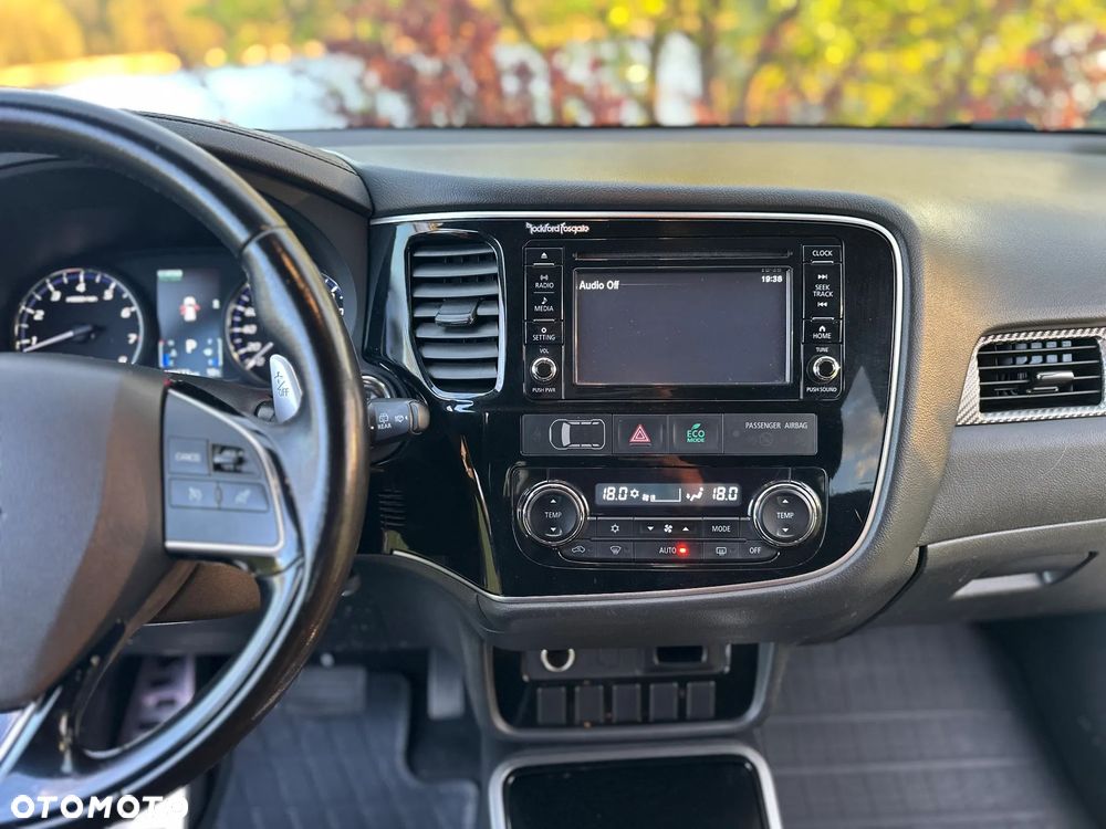 Mitsubishi Outlander 2.0 Intense 4WD CVT - 27
