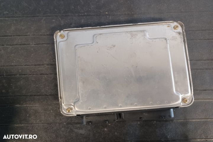 Calculator motor ECU 8E0907401Q 0281011135 - 2.5 TDI 8E0907401Q 02810 - 2
