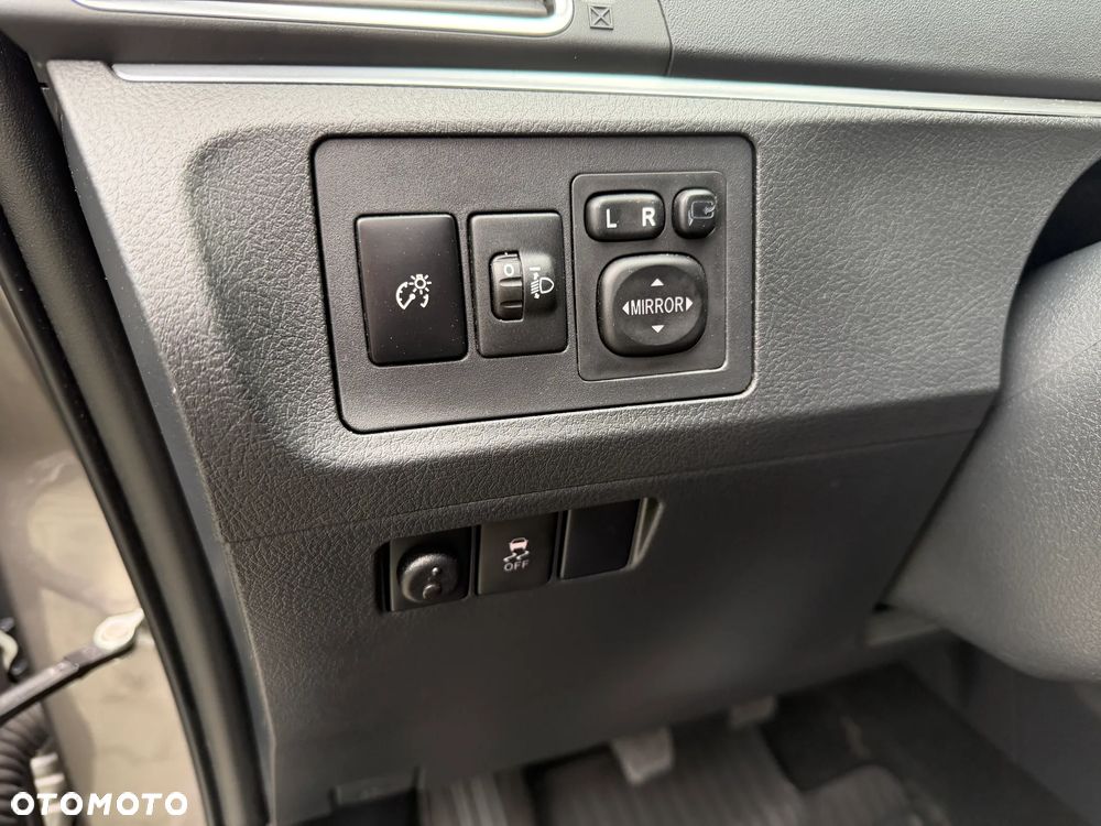 Toyota Verso 1.8 Premium 7os - 33