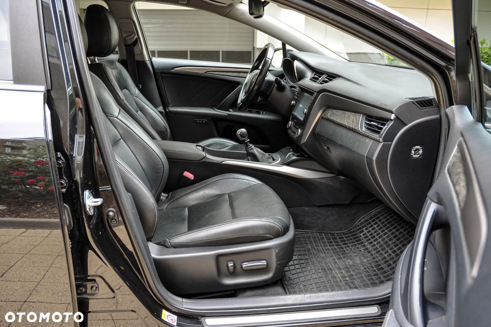 Toyota Avensis 2.0 D-4D Premium - 12