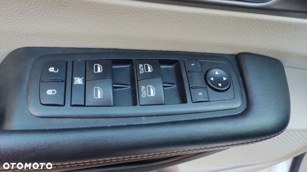 Chrysler Pacifica - 14