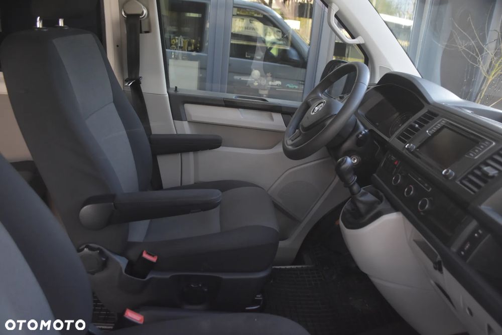 Volkswagen Transporter - 11