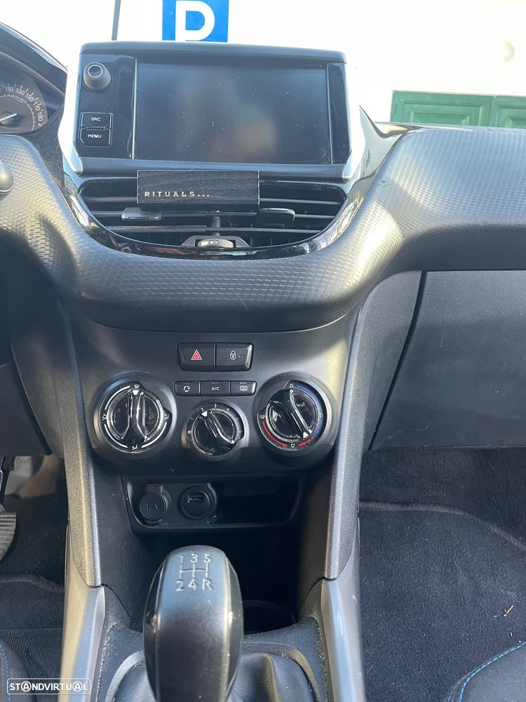 Peugeot 2008 1.2 PureTech Style - 8