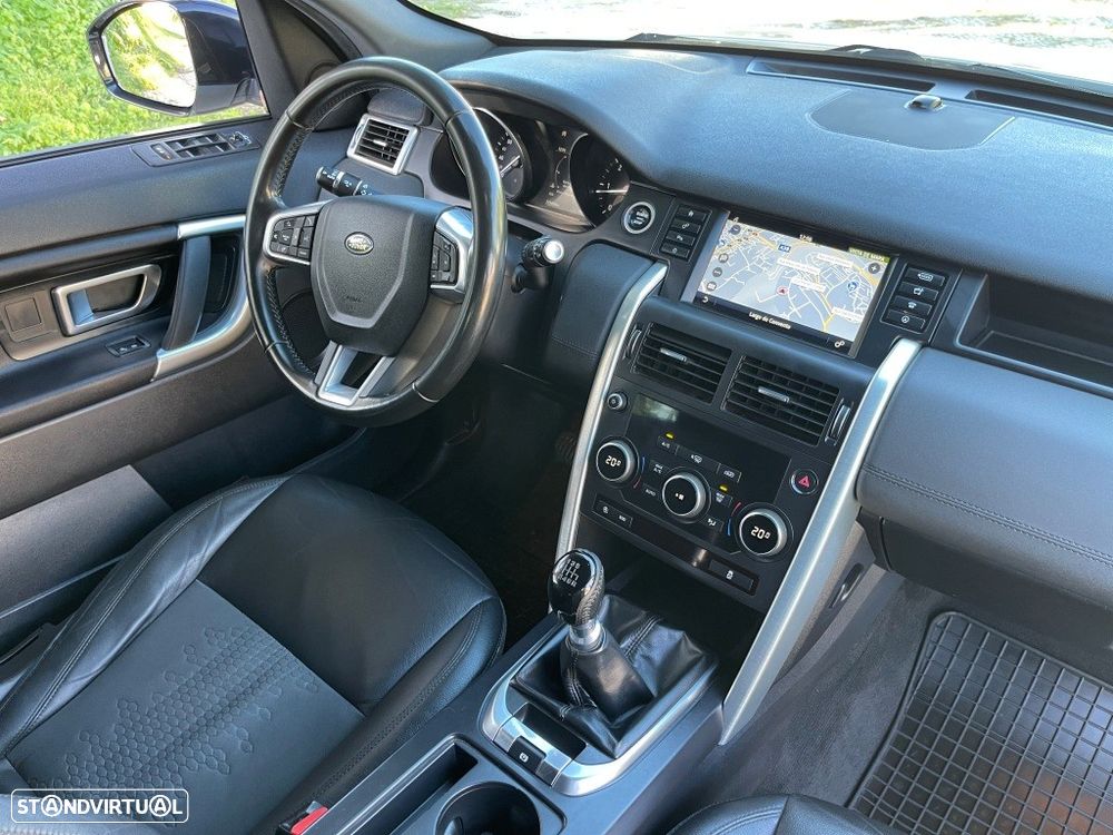 Land Rover Discovery Sport 2.0 TD4 HSE Luxury - 35