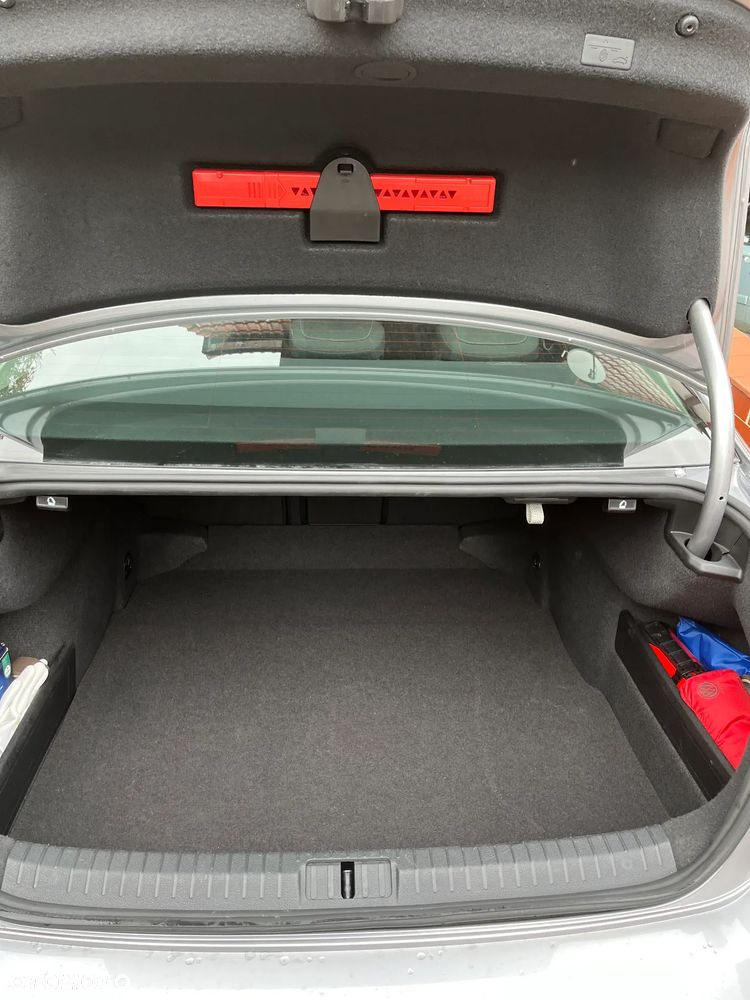 Volkswagen Passat 2.0 TDI EVO Business - 15