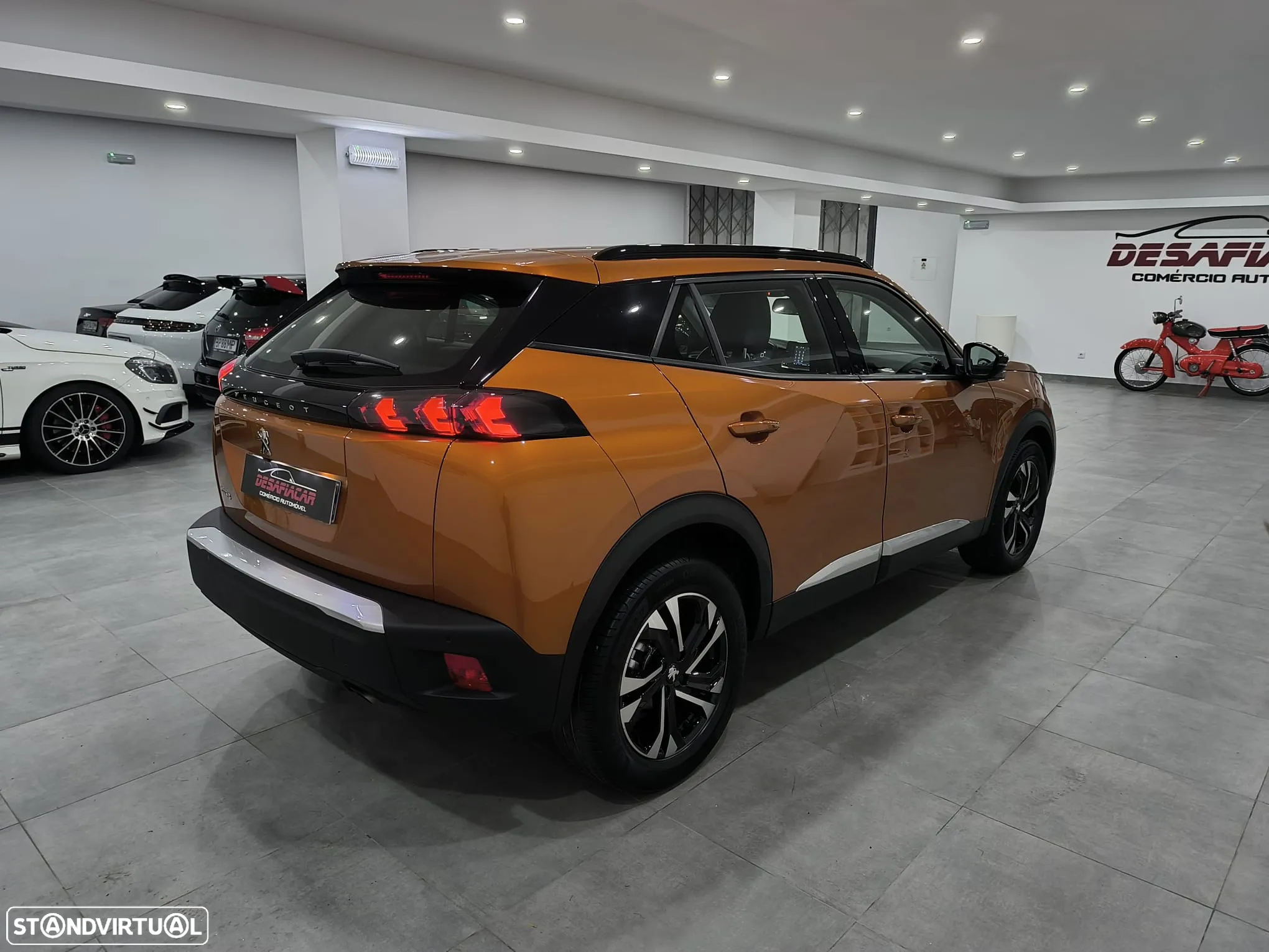Peugeot 2008 1.2 PureTech Allure - 4