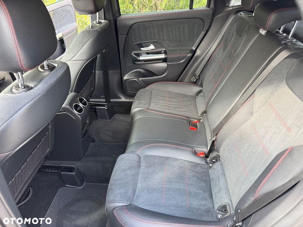 Mercedes-Benz GLA 200 d AMG Line - 18