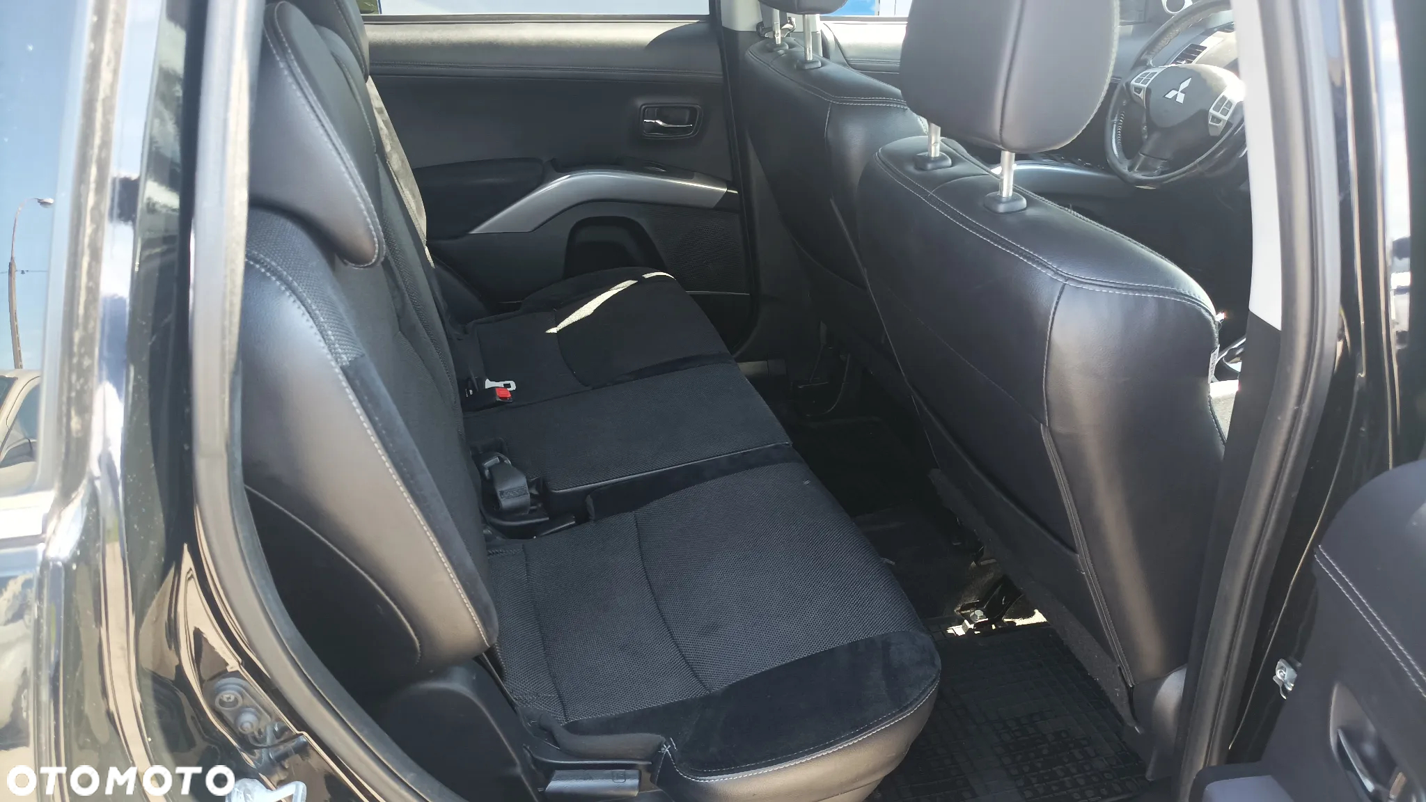 Mitsubishi Outlander 2.4 Intense + CVT - 10