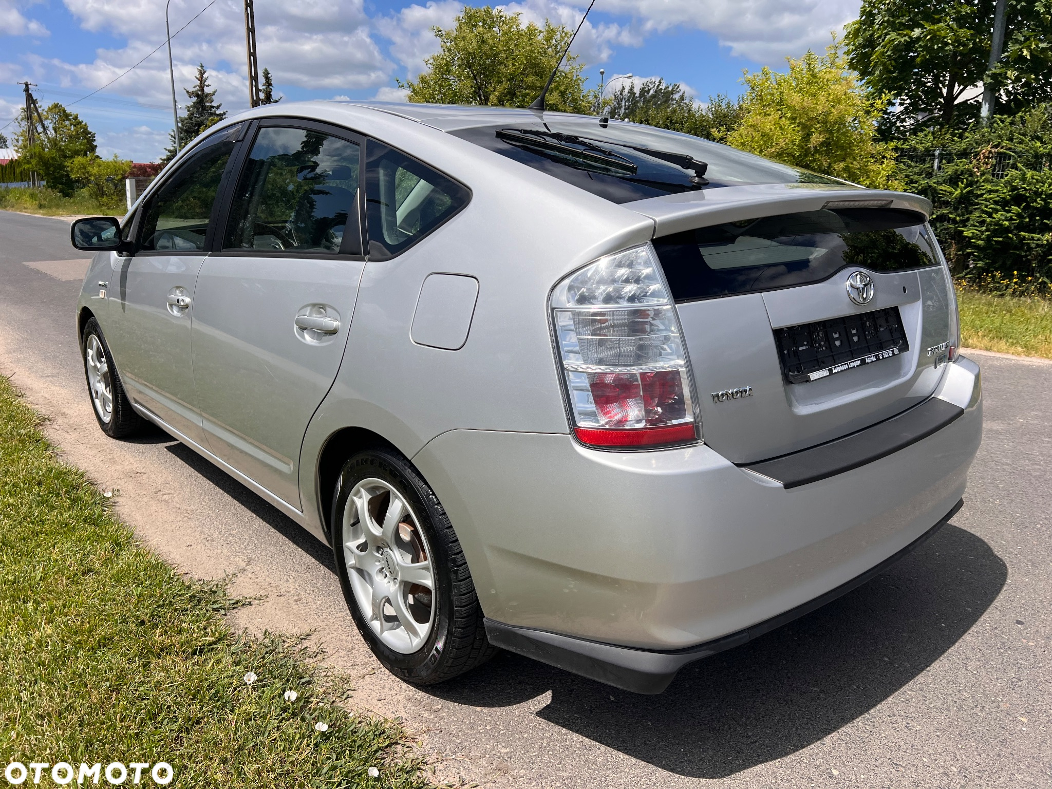 Toyota Prius (Hybrid) Executive - 4