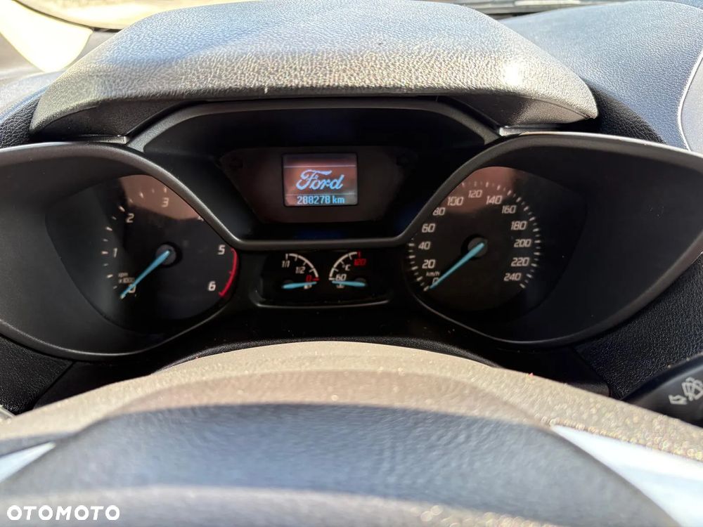 Ford Transit Connect - 18