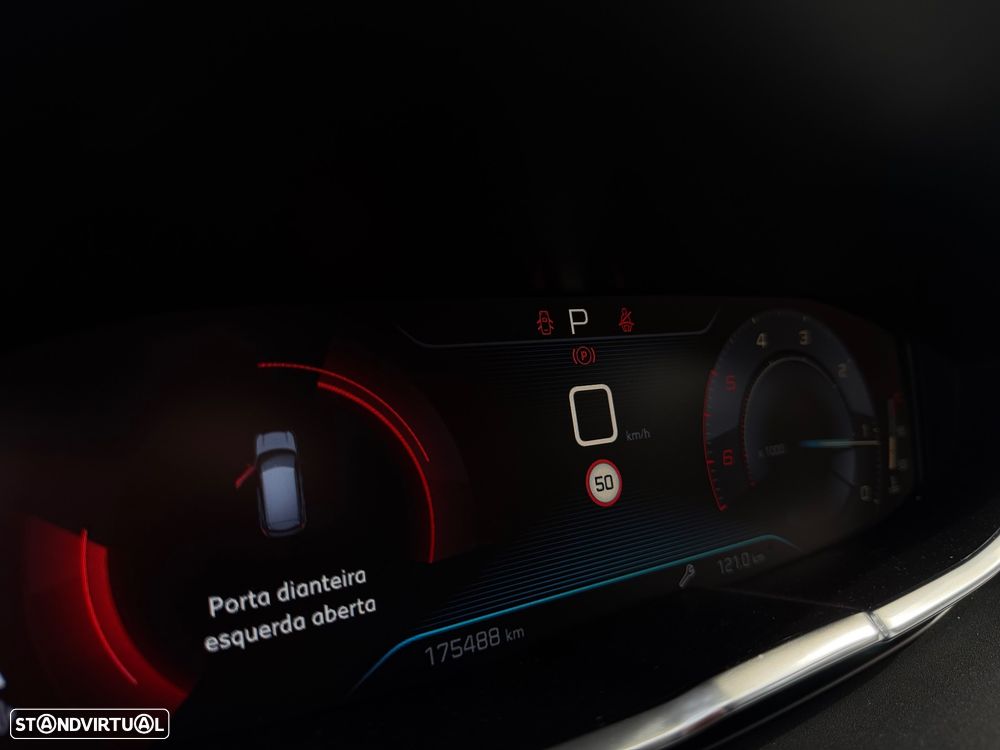 Peugeot 3008 1.5 BlueHDi Allure EAT8 - 23