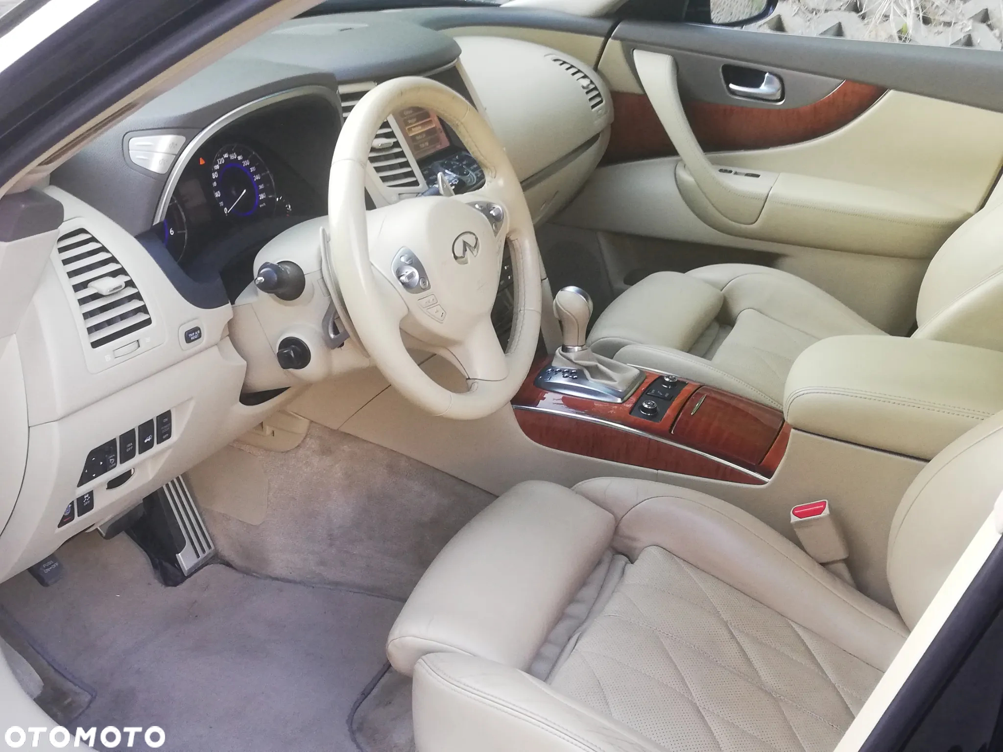 Infiniti QX70 3.0d S Premium - 16