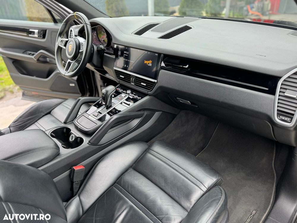 Porsche Cayenne Standard - 3