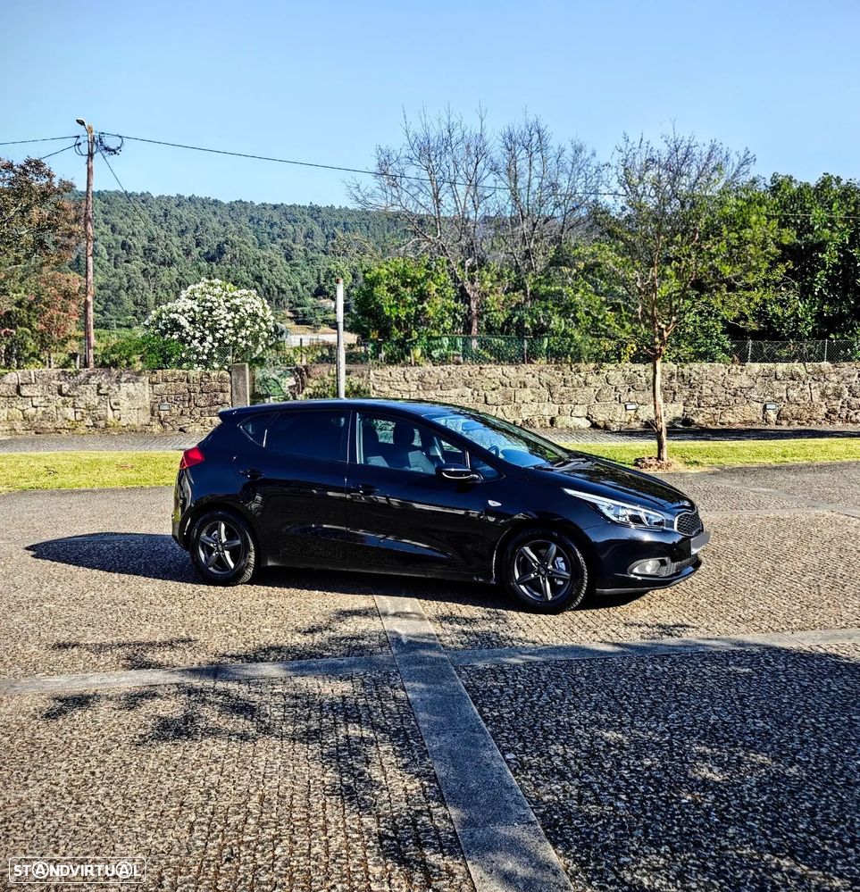 Kia Ceed 1.4 CRDi 90 Spirit - 29