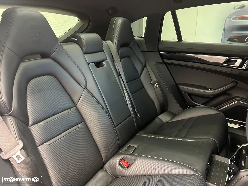 Porsche Panamera Sport Turismo 4 E-Hybrid - 39