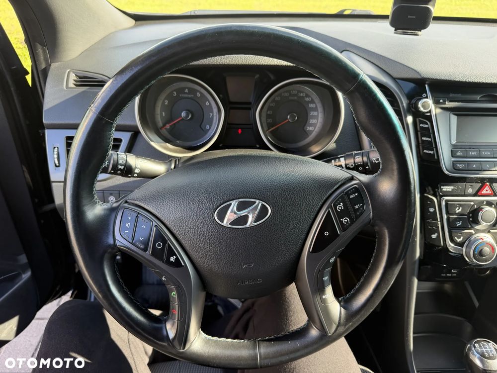 Hyundai i30 1.4 Trend - 14