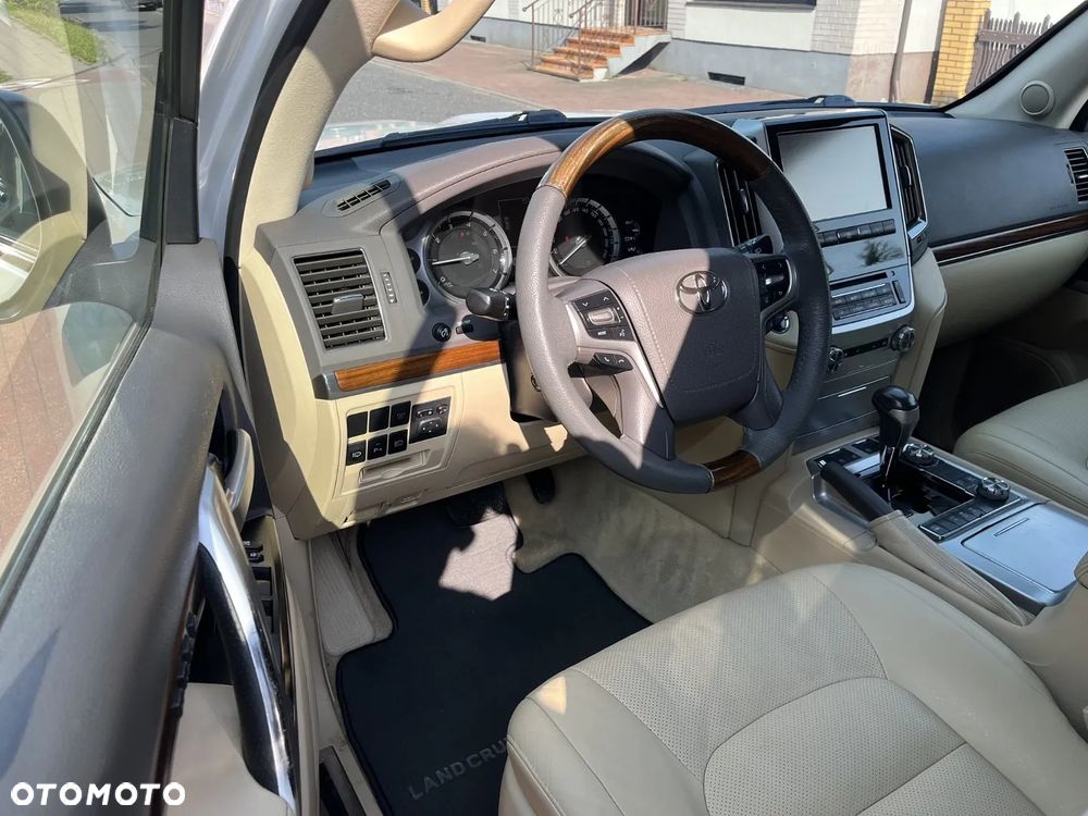 Toyota Land Cruiser LC 4.6 Prestige - 13