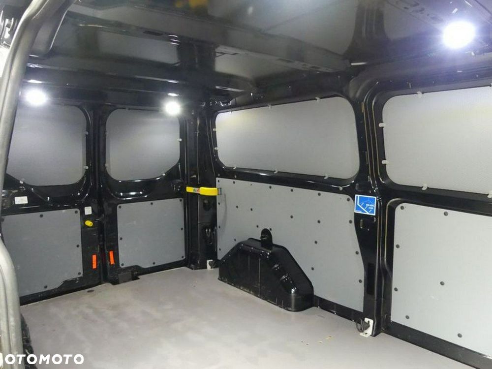 Ford Transit Custom - 13