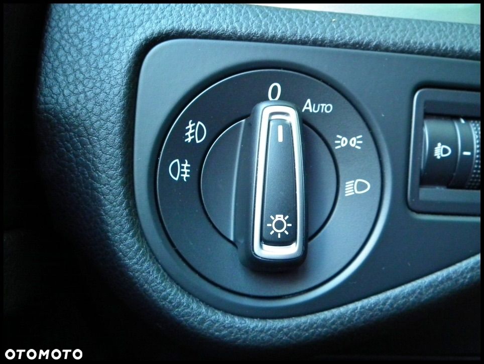 Volkswagen Golf Variant 2.0 TDI BlueMotion Technology Lounge - 20