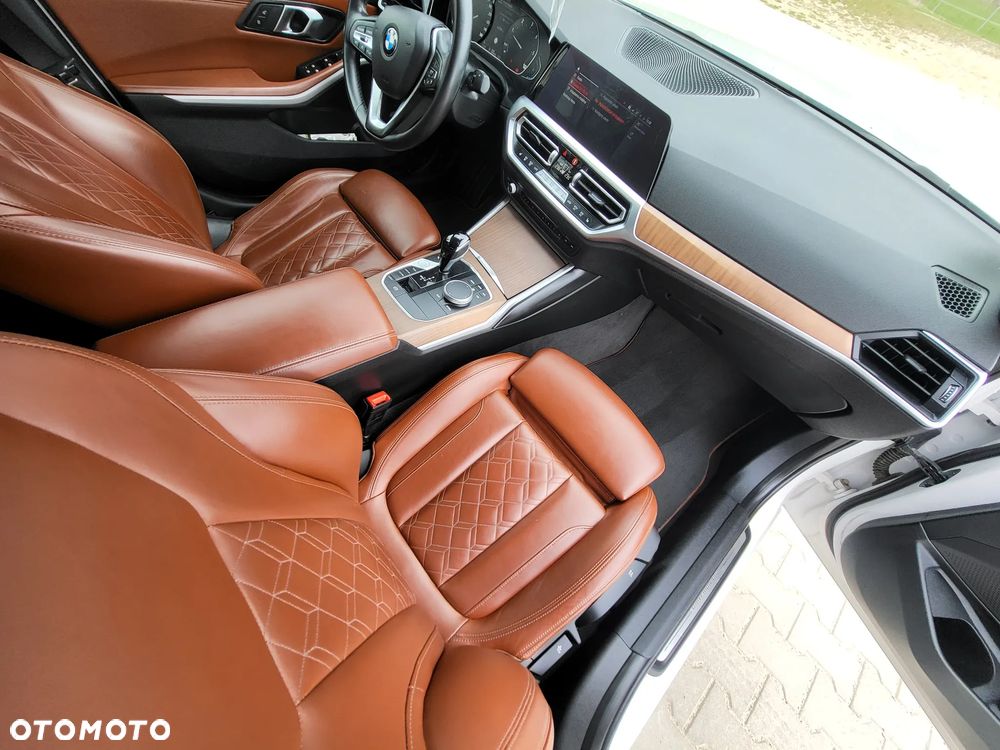 BMW Seria 3 318d Sport Line - 27