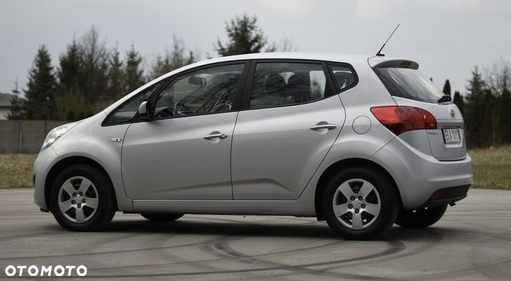 Kia Venga 1.4 L - 11