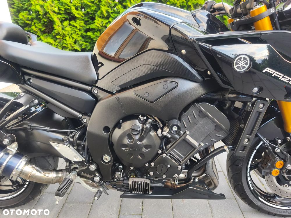 Yamaha FZ8 - 13
