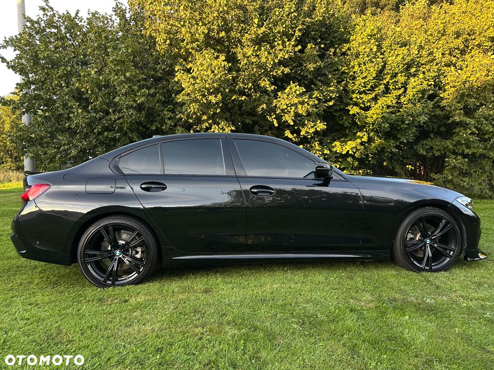 BMW Seria 3 330i M Sport - 36
