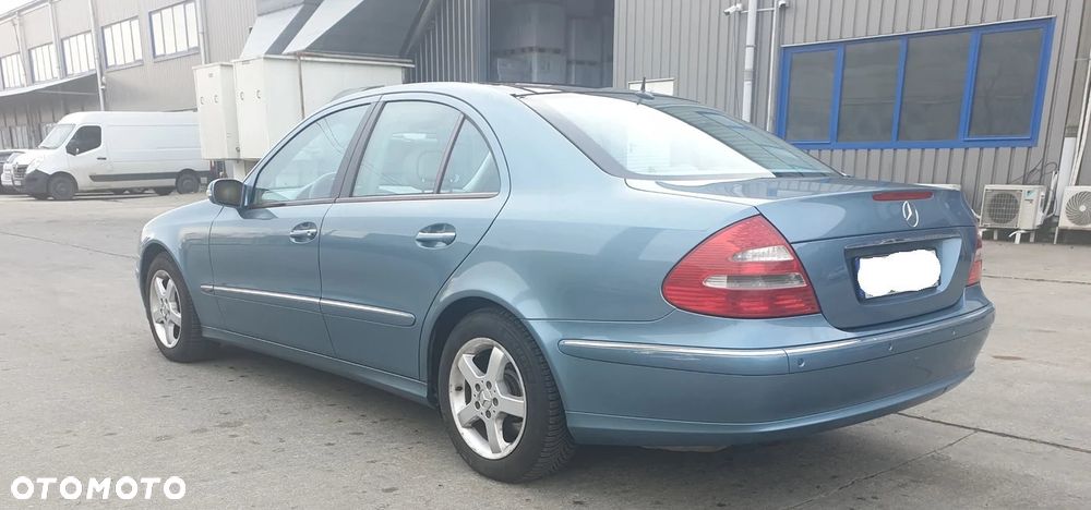 Mercedes-Benz Klasa E 320 4-Matic T Avantgarde - 3