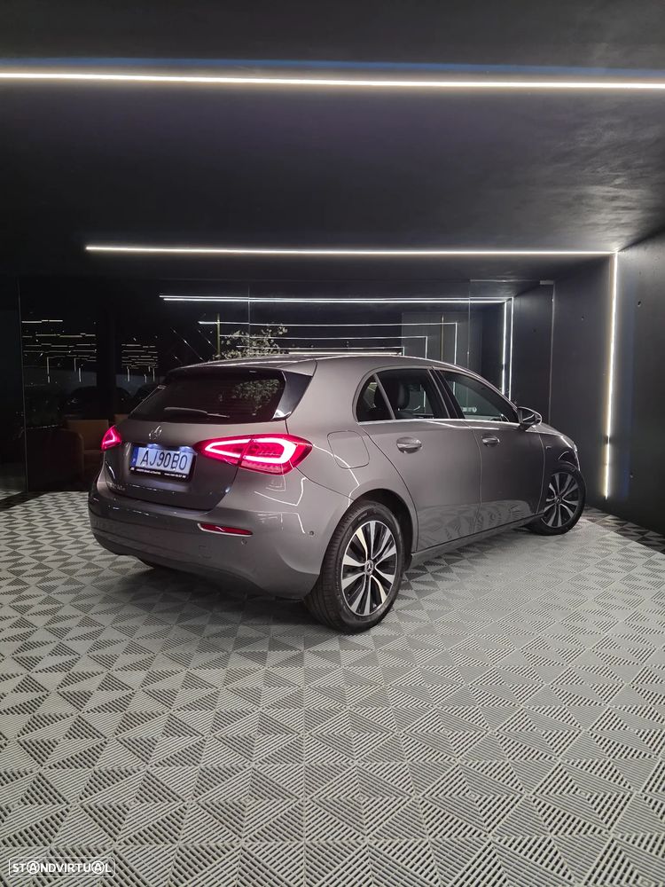 Mercedes-Benz A 250 e Progressive - 4